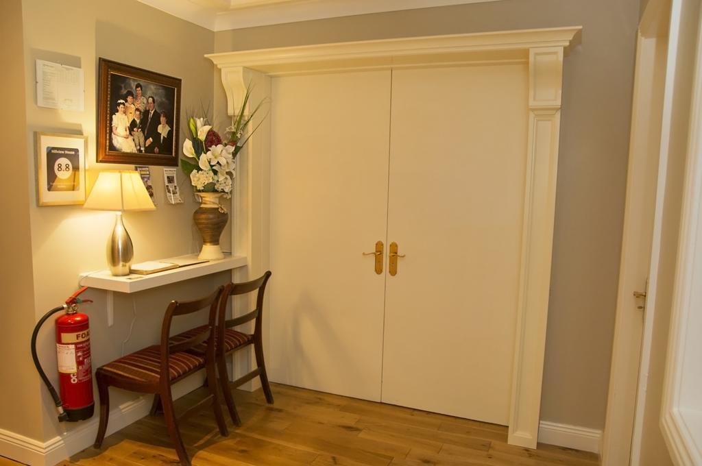 Готель Hillview House Lusk Екстер'єр фото
